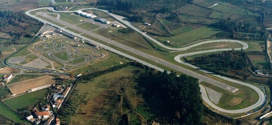 Vista aérea do Circuito Vasco Sameiro e Kartódromo Internacional de Braga, em Palmeira